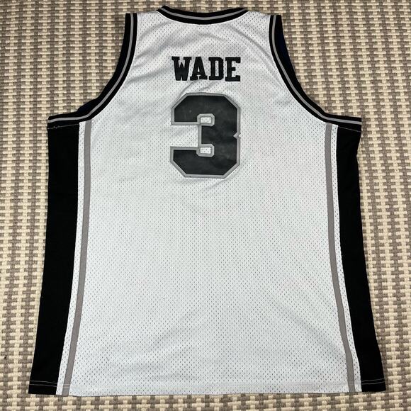 Vintage Nike Dwyane Wade Marquette Golden Eagles White Black Jersey Sz XXL Men’s - Picture 4 of 7